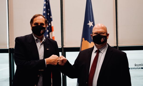 PREZANTIMI/ Ambasadori i ri amerikan mbërrin në Kosovë, nesër dorëzon kredencialet