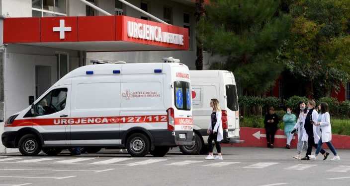 COVID-19/ Në Janar, më pak viktima dhe të shtruar në spital. Rastet e reja dyfish më shumë se një vit më parë