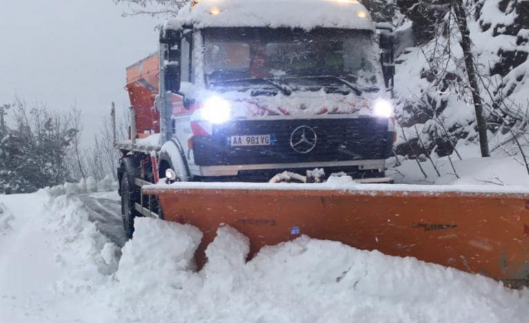 -17 GRADË DHE DËBORË/ ARRSH apel shoferëve: Bëni kujdes në këto akse rrugore