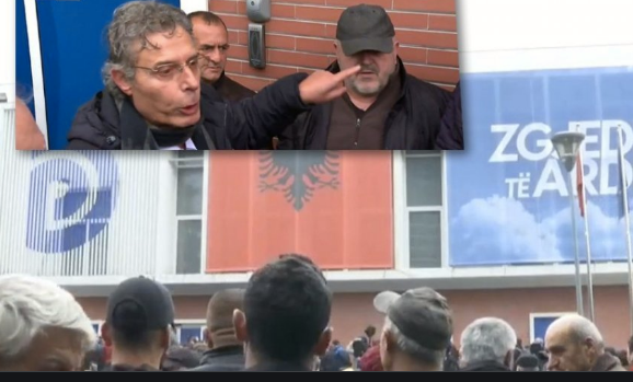“BODIGARDËT E VET E SHTYNË”/ Ish-themeluesi i PD tregon përplasjen me Bashën: U hutua, më zgjati dorën, por…