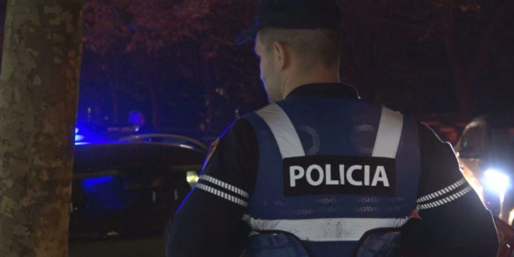 AKSIONI BLIC I POLICISË/ 100 të arrestuar në të gjithë vendin. Kontrollohen mbi 1800 automjete dhe kapen shuma eurosh