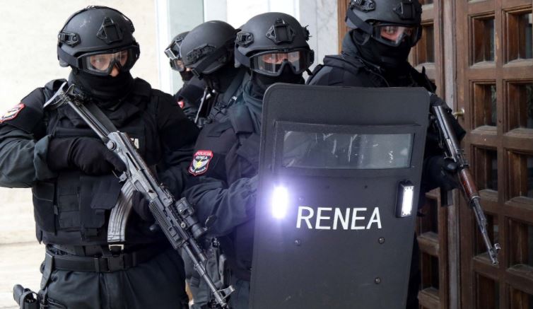 AKSIONI I RENEA-S PËR KAPJEN E PERSONAVE TË RREZIKSHËM/ 5 të shoqëruar në Lezhë