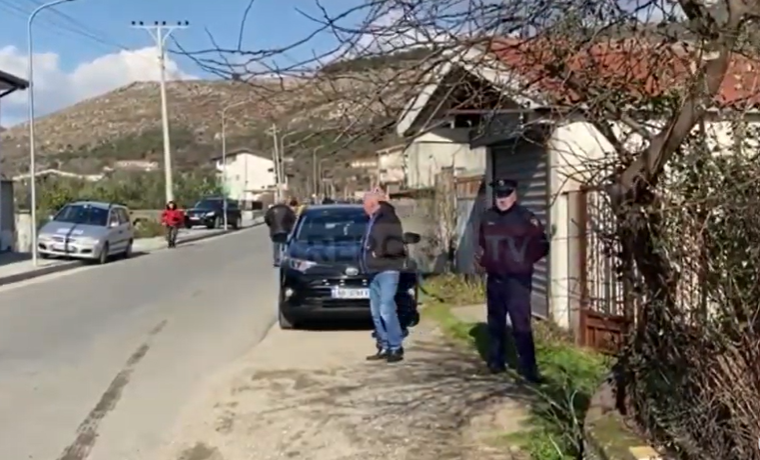 KRIMI QË TRONDITI LEZHËN/ Vrasja e 65-vjeçarit në oborrin e shtëpisë, ja PAMJET nga vendngjarja