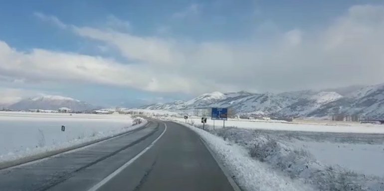 MOTI I FTOHTË/ Si paraqitet situata në qarkun e Korçës, ja si është gjendja e rrugëve