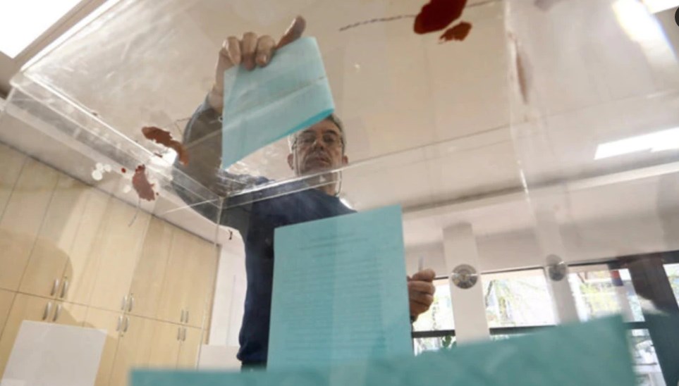 REFERENDUM PËR GJYQËSORIN/ Serbët e Kosovës do të votojnë në katër komuna në jug të Serbisë