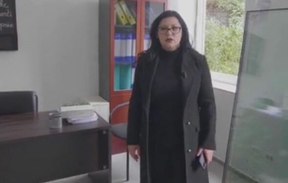 RRËFEN MOMENTET E 8 JANARIT/ Drejtuesja në PD: S’jam ndjerë kurrë në jetë aq e kërcënuar. Banda kriminale…