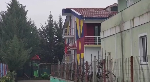 “JAM SHUMË E NGARKUAR…”/ Vdekja e 3 vjeçarit, nuk mori pjesë në seancë, ja letra e edukatores në Fier