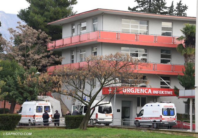 COVIDI NË SHQIPËRI/ Ulen INFEKTIMET, 793 raste të reja. Ja sa viktima ka në 24 orët e fundit