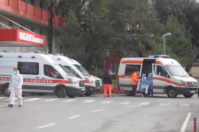 ALARMANTE SHIFRAT E FUNDIT TË COVID/ Infektohen 1,236 qytetarë! 4 humbje jete në 24 orët e fundit