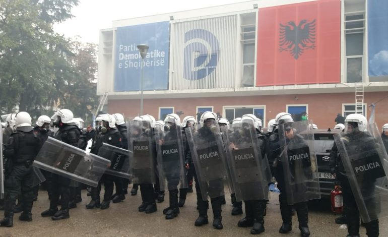 DHUNA NË PROTESTË/ Reagon Policia e Shtetit: Do mblidhet çdo provë, autorët e akteve të dhunës para drejtësisë