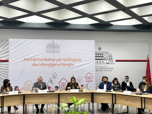 KËSHILLI KOMBËTAR/ Manastirliu: Të forcojmë mekanizmat e mbrojtjes dhe mbështetjes së fëmijëve