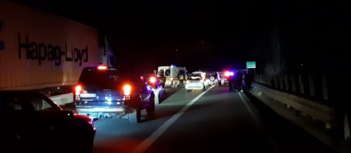AKSIDENT NË AKSIN LUSHNJË-RROGOZHINË/ Përplasen dy makina, plagosen 4 persona. Dyshohet se…