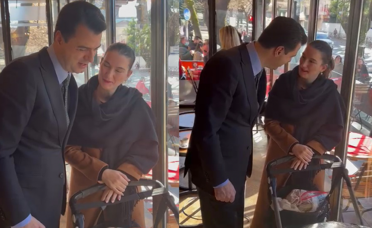 “KAM QENË SHTATZANE…”/ Basha takohet me nënën e re demokrate, në takim bashkë me foshnjën
