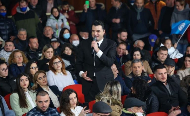 PUBLIKON VIDEON NGA TAKIMET NË DURRËS/ Basha: Demokratët janë të bashkuar në qëllimin e tyre për të ndërtuar…