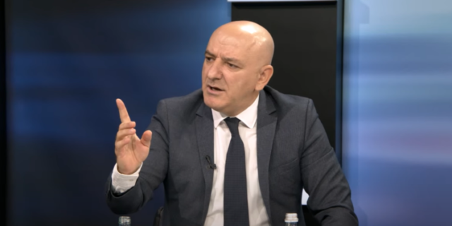 KONFLIKTI NË PD/ Roland Bejko: Gazin e policisë më 8 janar e meritonte vetëm Berisha, jo demokratët