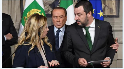 RIKTHIMI I BERLUSKONIT/ E djathta e mbështet për president