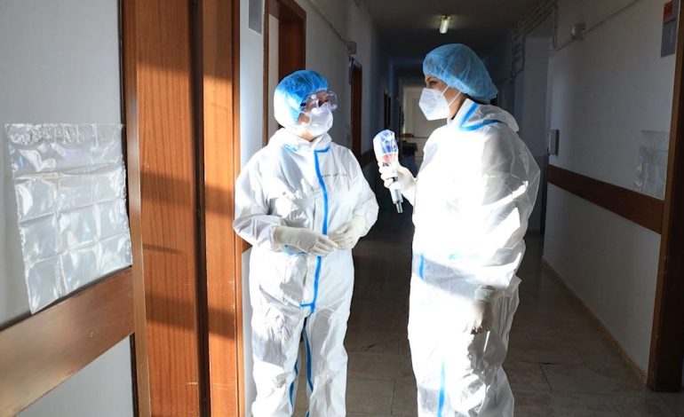 BRENDA SPITALIT INFEKTIV/ Najada Çomo: Në rritje numri i të shtruarve në grupmoshat e reja, kryesisht të pavaksinuar