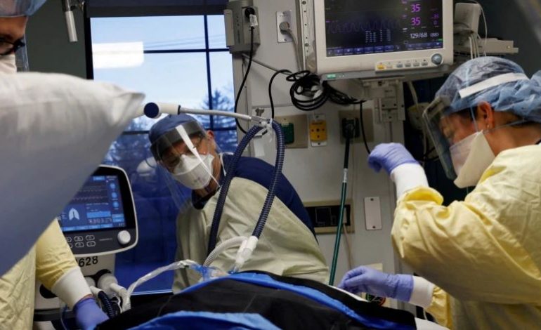 SHBA ARRIN REKORDIN E SHTRIMEVE NË SPITAL/ Varianti Omicron rëndon sistemet e kujdesit shëndetësor