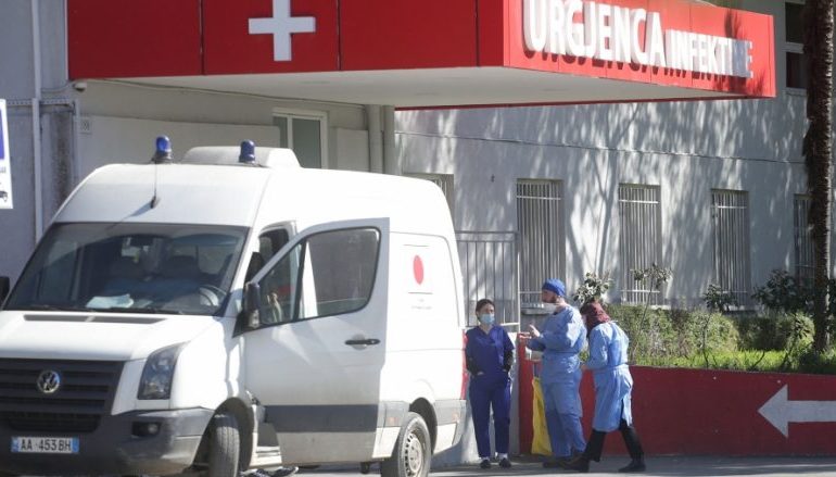 “OMICRON ËSHTË MË PAK I DËMSHËM…”/ Ja si shprehen ekspertët epidemiologë