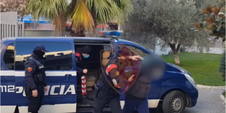 DHUNOI FIZIKISHT DHE PSIKOLOGJIKISHT NËNËN E TIJ/ Arrestohet një 35 vjeçar në Divjakë
