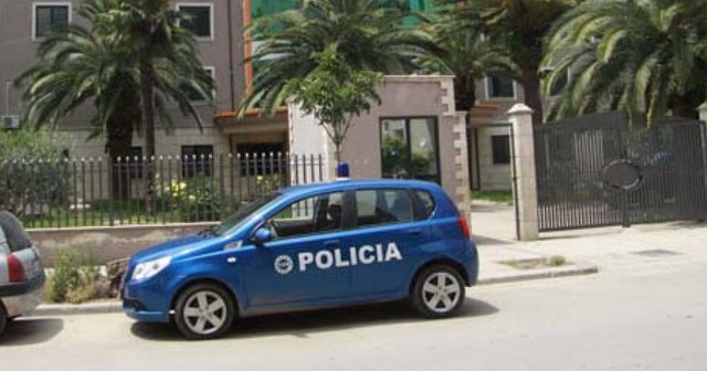 TENTOI TË VIDHTE BASHKINË E DURRËSIT/ Bie në pranga 27-vjeçari