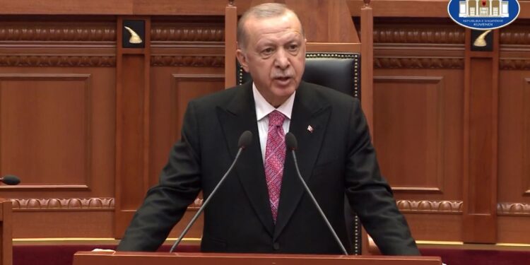 E PLOTË/ Nga roli i Shqipërisë në Ballkan tek lufta kundër Fetos, çfarë tha Erdogan në Kuvend