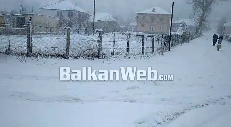 ELBASANI ME TEMPERATURA NËN ZERO/ Disa fshatra pa energji elektrike, ja situata