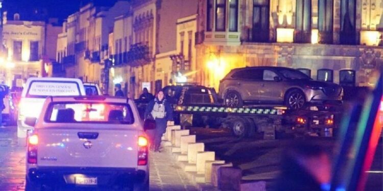 HORROR NË MEKSIKË/ Gjenden 10 të vdekur brenda një makine në sheshin e qytetit