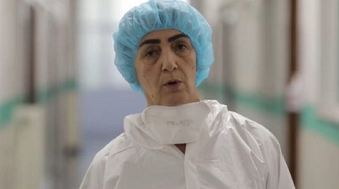 APEL TË RINJVE/ Mjekja Çomo: Vaksinohuni, ju mbron nga format e rënda
