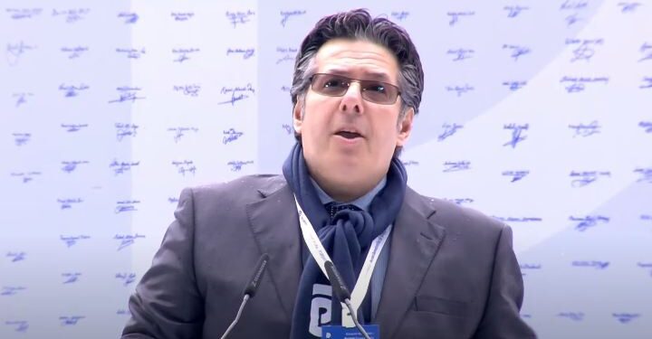 PAS PEZULLIMIT/ Paloka LETËR deputetëve: Berisha s’mori asnjë në telefon që t’i dilnim në mbrojtje, siç ju urdhëron Basha juve
