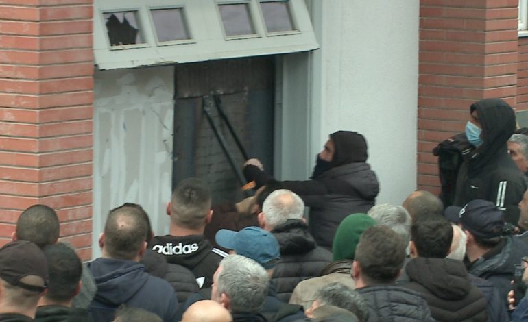 DHUNA NË PD/ Reagon Basha: Për të ardhur keq si përdundoi Sali Berisha, i njëjtë me Ramën e 21 janarit