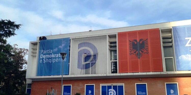 “JANË NJËSOJ”/ PD i përgjigjet Ramës dhe Berishës: Tjetër episod haluçinant i dy njerëzve që përdorin…