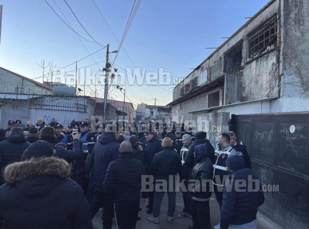 PËRPLASJA TEK “5 MAJI”/ Procedohen penalisht 4 persona: Kanosje, mosbindje dhe kundërshtim i punonjësit të policisë