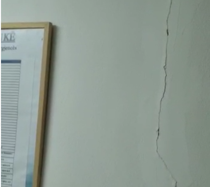 TËRMETI ME MAGNITUDË 4.7/ Dëme në shumë objekte në Pukë, plasaritje në godinën e spitalit dhe disa pallate