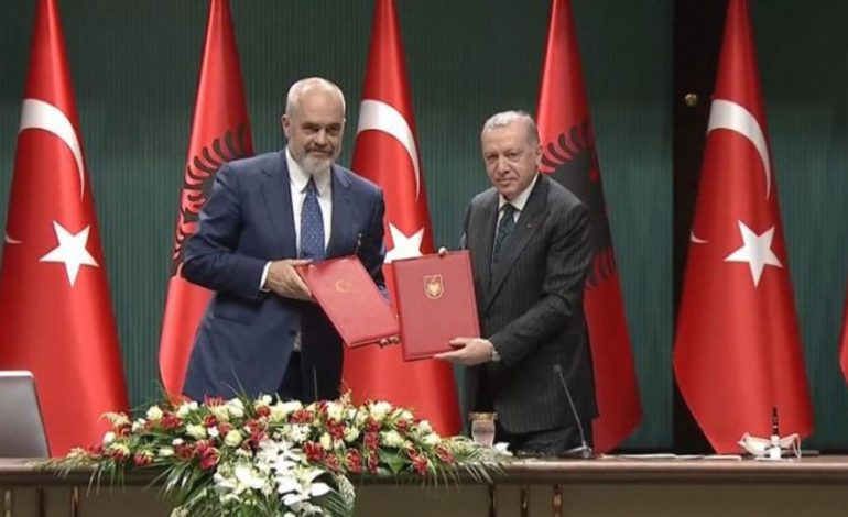 ERDOGAN NË SHQIPËRI/ Zbardhen 7 marrëveshjet e bashkëpunimit që pritet të firmosen
