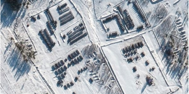 TRUPAT RUSE GATI TË SULMOJNË/ Ministri i Jashtëm i Ukrainës ka një apel: Kjo është përgatitje për pushtim