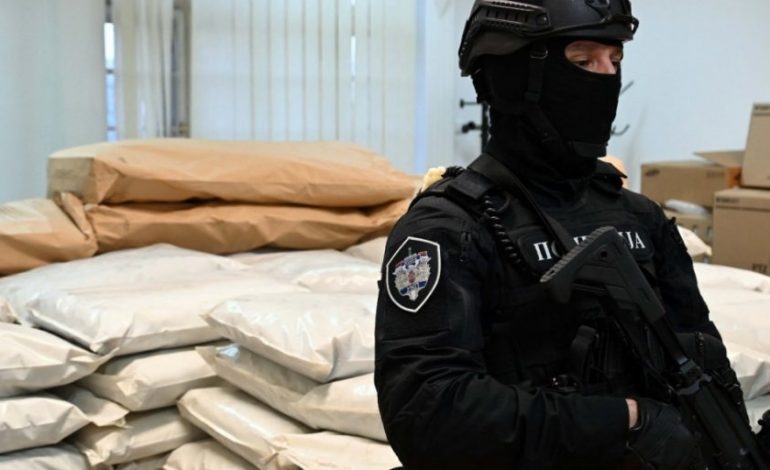 NGA SHQIPËRIA NË SERBI/ Sekuestrohen 300 kg marijuanë në Tërnovec, arrestohen pesë persona