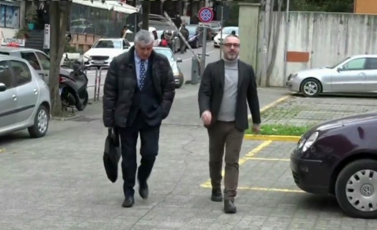 SAIMIR TAHIRI MBËRRIN NË GJKKO/ Rinis përballjen me drejtësinë