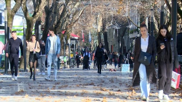 “VALA E OMICRON DO TË QETËSOHET”/ Ekspertët e ISHP: Ka ritme të larta infektimi tek fëmijët