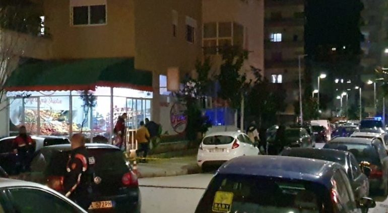 ATENTATI NË VLORË/ Si i shpëtoi plumbave në market 36-vjeçari. Konfliktet e vjetra një nga pistat e hetimit