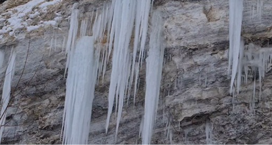 ACARI MBËRTHEN DIBRËN/ Temperaturat zbresin deri në -16 °C, ngrin rrjeti i shpërndarjes së ujit