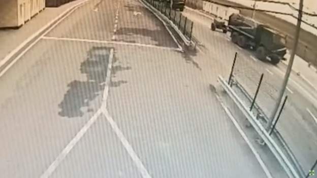 “PARA SE TË FUSNIN USHTRINË, QËLLUAN ME ARTILERI/ Karvani rus kalon në Ukrainën jugore