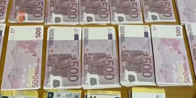 1.2 MILIONË EURO FALS NË RINAS/ Zvicerania bashkëpunëtore e 2 kamerunasve, do takoheshin në… (DETAJET)