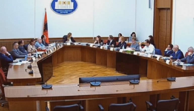 KOMISIONI HETIMOR PËR INCENERATORËT/ Politikanët do japin ‘llogari’ në një tjetër seancë maratonë
