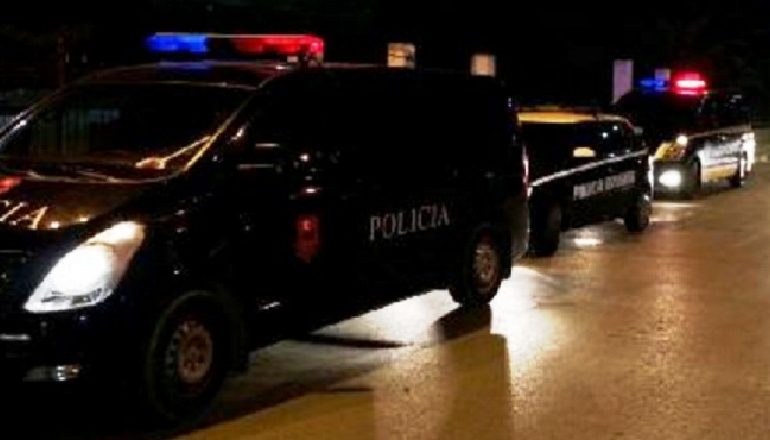 DY TË PLAGOSUR ME ARMË NË MAMURRAS/ Arrestohet autori, shpallet në kërkim bashkëpunëtori i tij (EMRAT)
