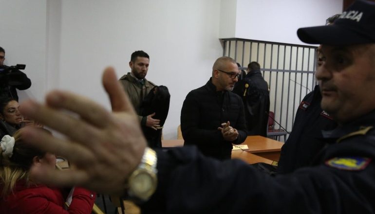 DËNIMI ME BURG I TAHIRIT/ Lefter Maliqi: Kush e dha urdhrin që ta çonin atje, kush do t’i mbyllë gojën?