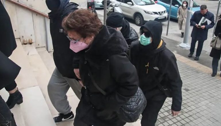 VRASJA E 19-VJEÇARIT GREK/ Dëshmia tronditëse e shokut të tij që mbeti i plagosur: Na u sulën dhe na goditën me thikë