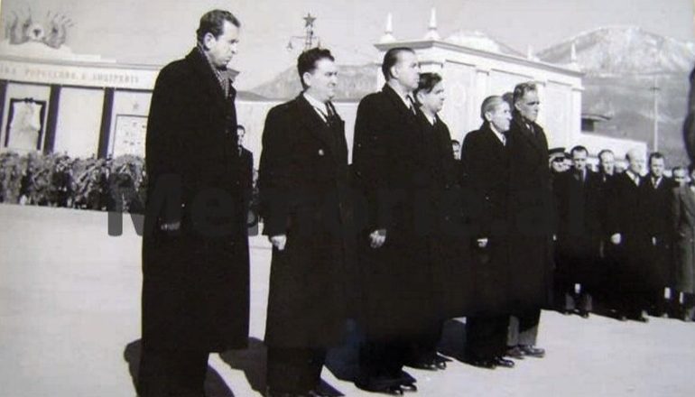 DOSSIER/ Raportet e bashkëpunëtorëve të Sigurimit: “Vigjilenca, të shikojë se kush është ushtaraku…”