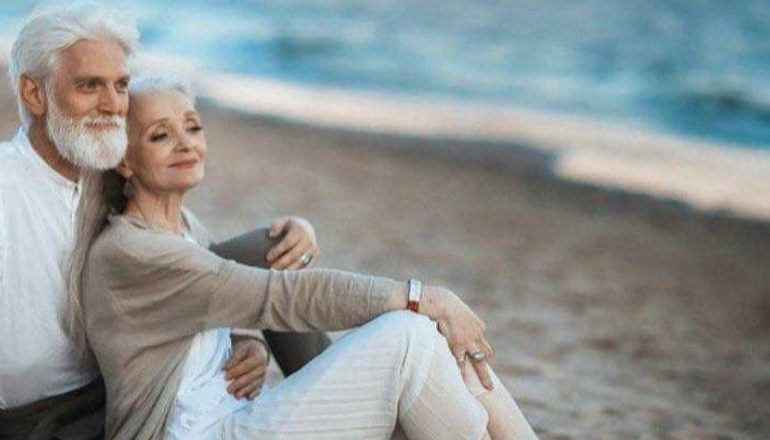 DITA E SHËN VALENTINIT/ 73-vjeçarja amerikane tërheq vëmendjen, gjen dashurinë e vërtetë dhe publikon unazën (FOTO)