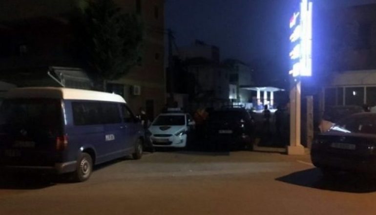 GRABITI NJË DYQAN DHE I VURI FLAKËN/ Arrestohet 37-vjeçari në Berat, gjurmët e gishtave e nxorrën zbuluar për… (DETAJET)